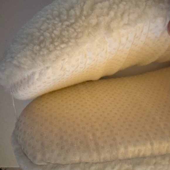 Bunny Mule Indoor Slippers, Size 9-10 NWT - Picture 4 of 4